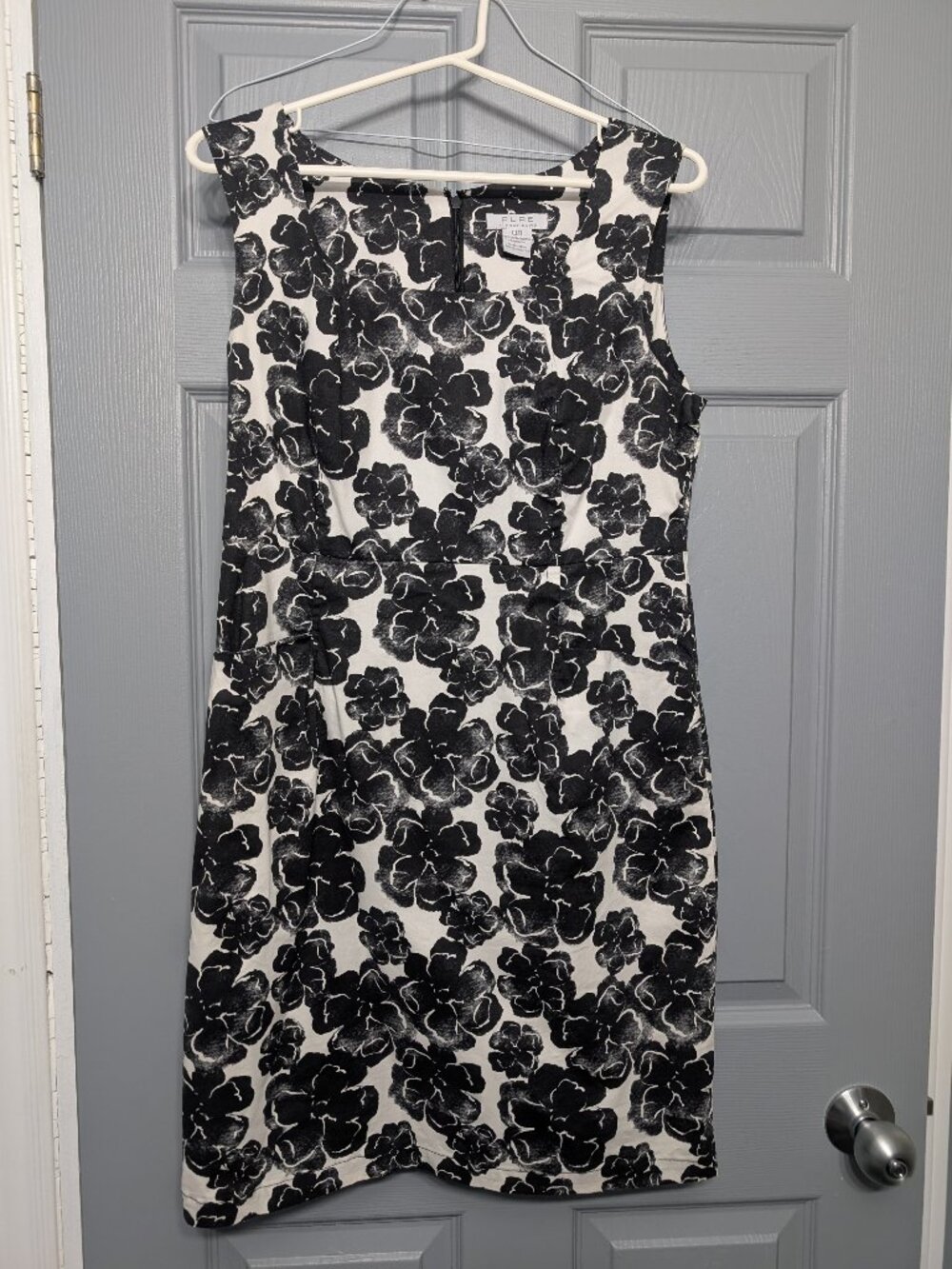 Alfred Sung-Sheath Dress Size 8 Black & White